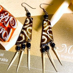 🖤Vintage💕African handmade bone earrings